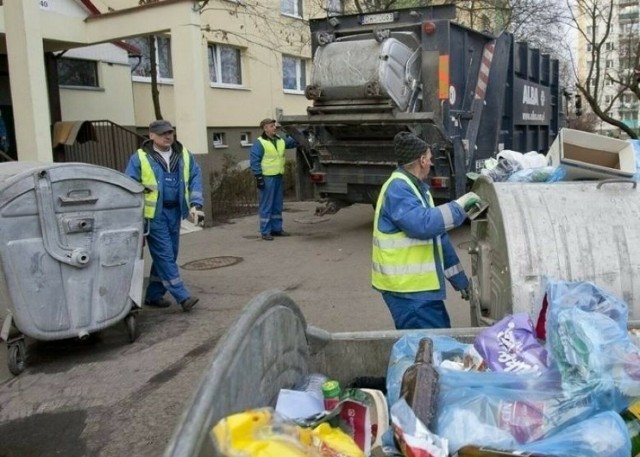 Wywóz odpadów jest coraz bardziej kosztowny 

Zobacz kolejne zdjęcia/plansze. Przesuwaj zdjęcia w prawo naciśnij strzałkę lub przycisk NASTĘPNE