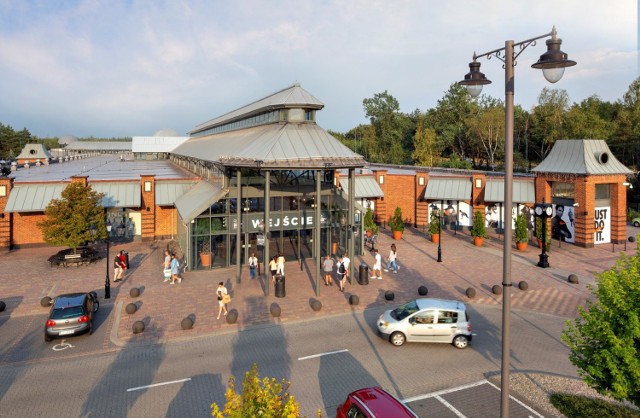 Designer Outlet zmienia się dla klientów. Obecnie trwają prace nad przebudową parkingów i architektury zewnętrznej