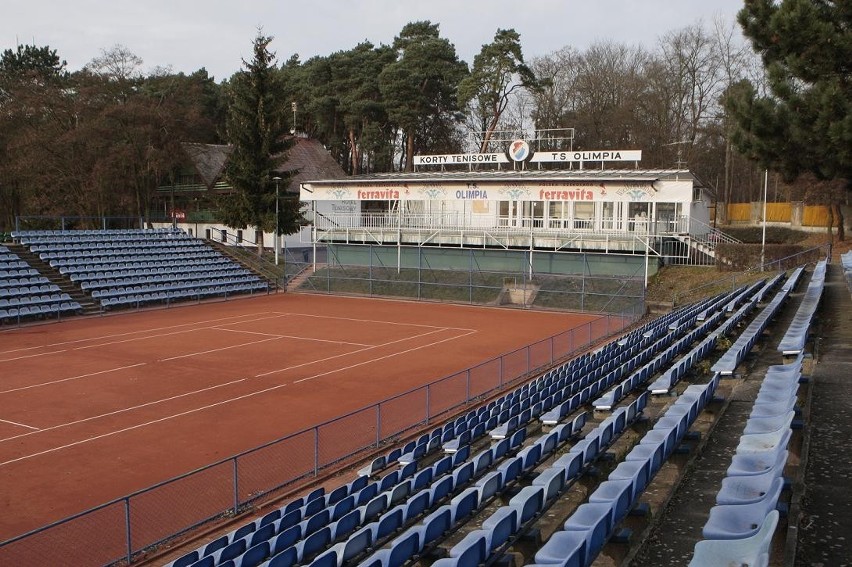 Obiekty sportowe na Golęcinie niszczeją.