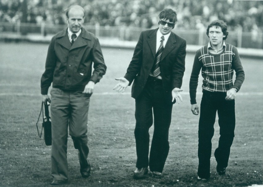 Wiosna 1977 r. Od lewej: II trener Józef Madura, trener...
