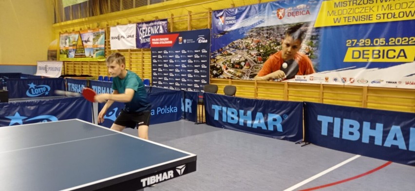 Tenisiści UMLKS Radomko grają w Dębicy w Mistrzostwach Polski młodzików