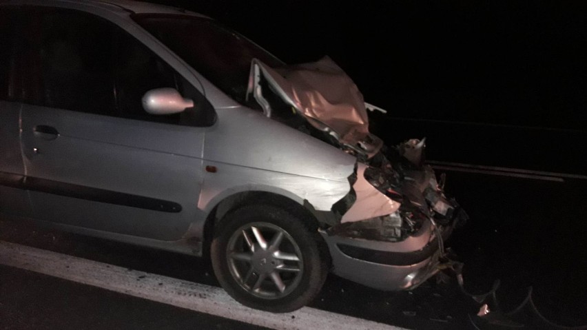 Pijany kierowca uderzył w tył busa w gminie Lubień Kujawski