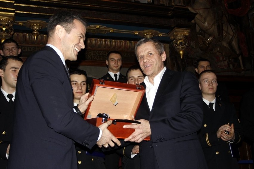 Kapitan Tomasz Cichocki otrzymał Srebrny Sekstant podczas gali Rejs Roku 2012 [ZDJĘCIA]