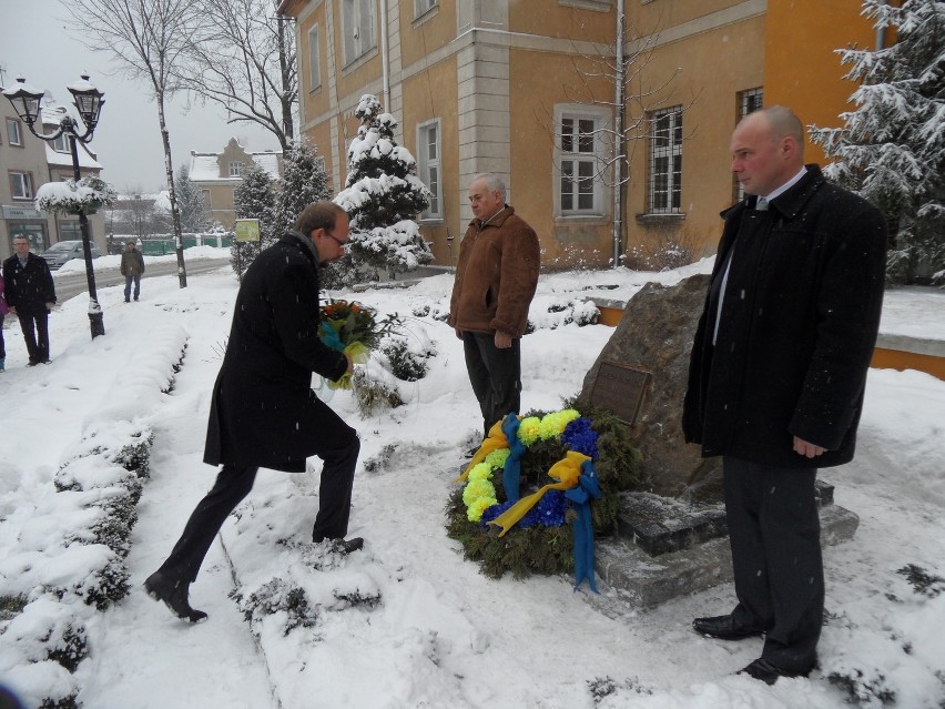Tworóg: Jerzy Gorzelik złożył kwiaty pod pomnikiem Tragedii Górnośląskiej [ZDJĘCIA]