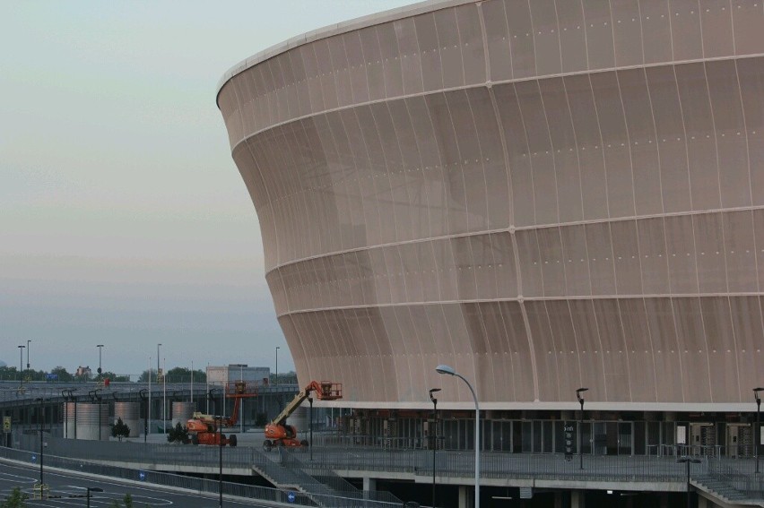 Czyszczenie stadionu po raz drugi