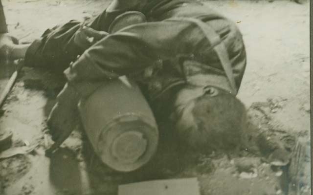 Jan Gilas, woźny ratusza, zmarł próbując wynieść niewybuch