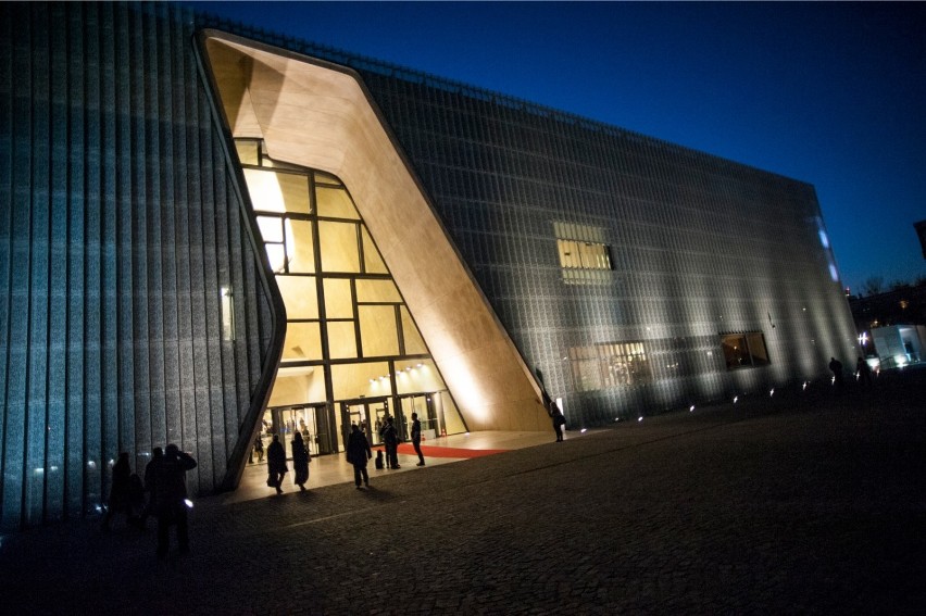 Muzeum Polin w 2013 roku przeniosło się do nowej siedziby, a...
