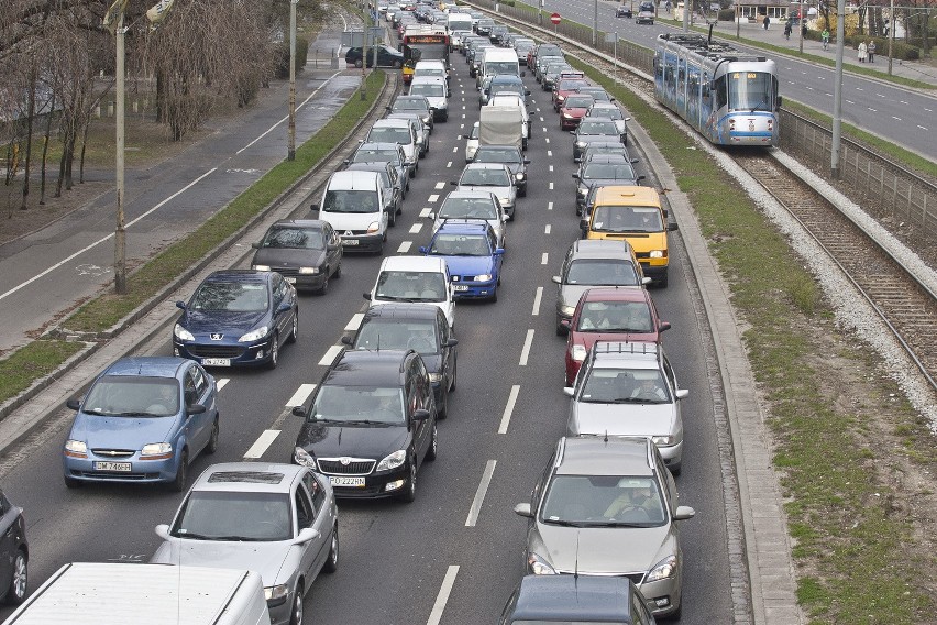 Znów chaos na Legnickiej i pl. Jana Pawła II (ZDJĘCIA, FILM)