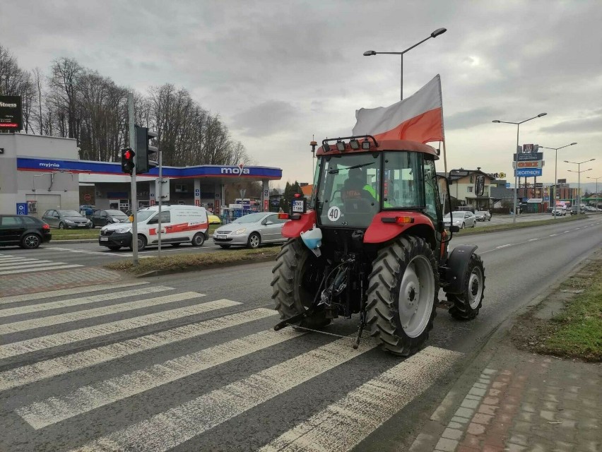 Ogólnopolski protest rolników 20 marca. Będą blokować drogę powiatową w Korzennej. Kierowcy muszą przygotować się na utrudnienia