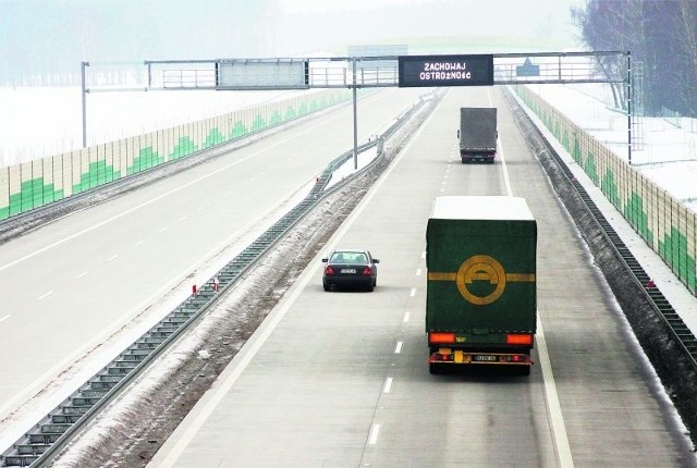 Autostradą jedzie się jak po maśle. Ale zjazd do Bolesławca trudno na niej znaleźć