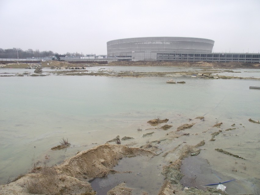 Ruch Palikota martwi się o dziurę przy stadionie