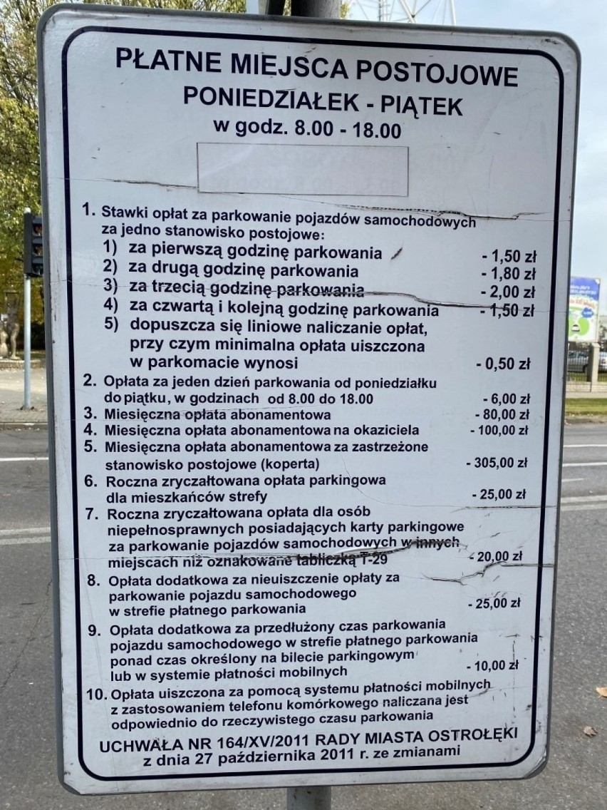 Strefa płatnego parkowania w Ostrołęce rozszerzona i z wyższymi opłatami. 30.12.2021