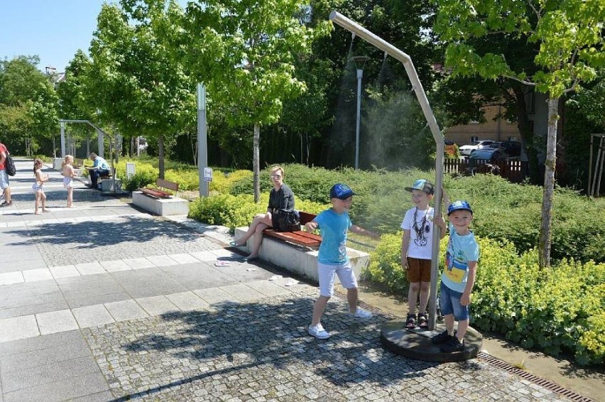 Na goleniowskie Planty wróciła mgiełka. Przyjemna ochłoda