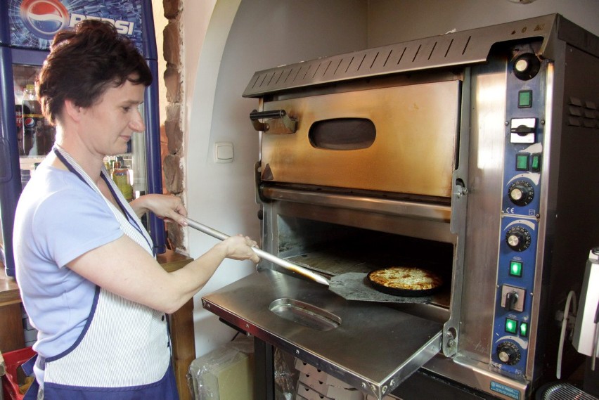 Praca latem w pizzerii wymaga dużej wytrzymałości