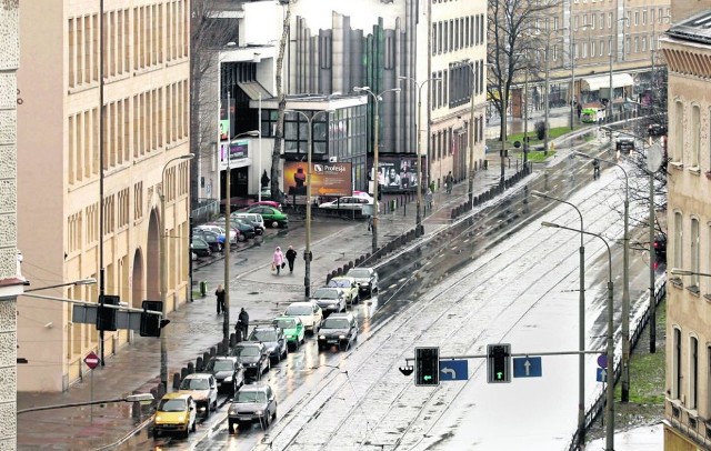 Jest szansa, że na Piłsudskiego autobusy ominą korki, jadąc torowiskiem tramwajowym