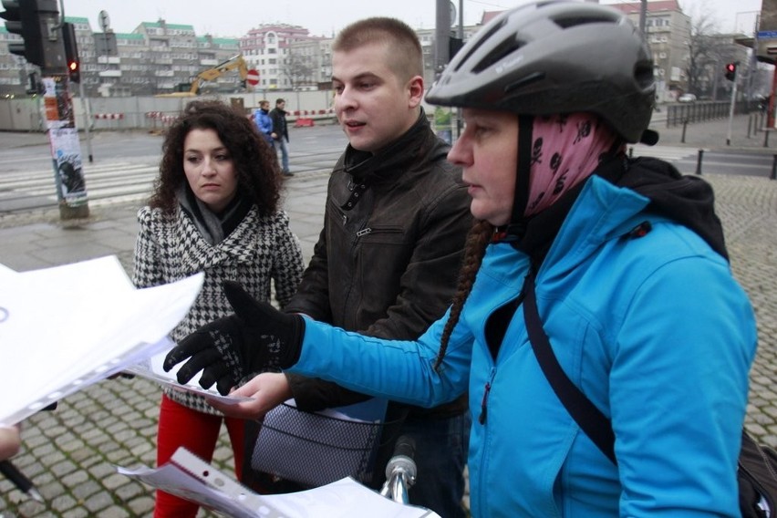 Wrocław: Policjanci najlepsi w rowerowej grze miejskiej (ZDJĘCIA)