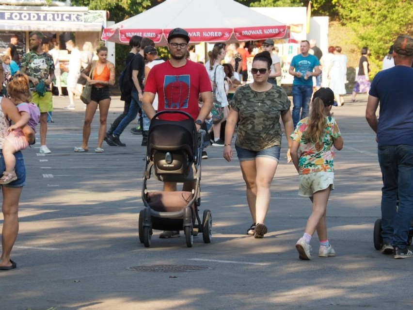 W weekend na parkingu przy koszalińskim amfiteatrze odbywa...