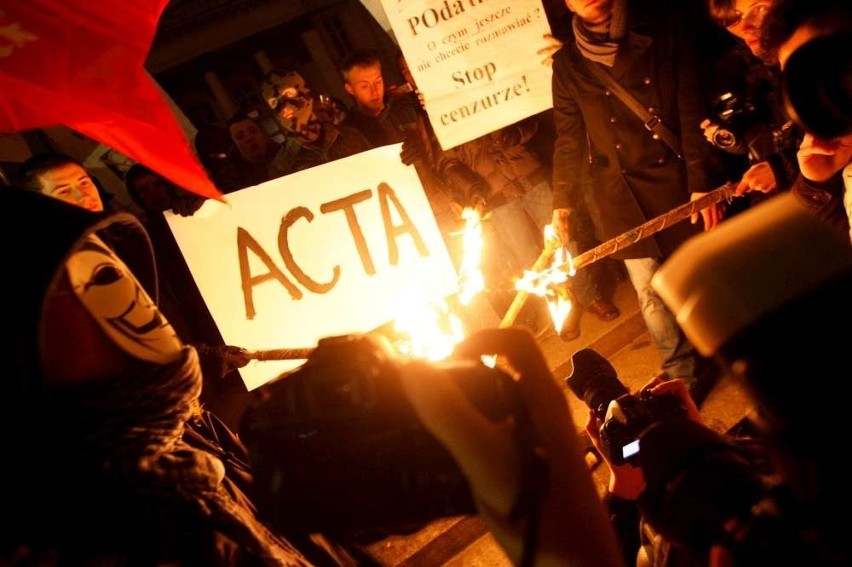 Ostatnie protesty przeciwko ratyfikacji ACTA przyciągały...