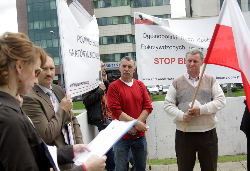 Pikieta "Stop bezprawiu" pod ZUS