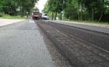 W Rybniku na Rudzkiej zwijają asfalt jak w Wąchocku