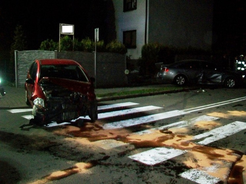 Wypadek w Strzałkowie: Zderzyły się dwa samochody osobowe