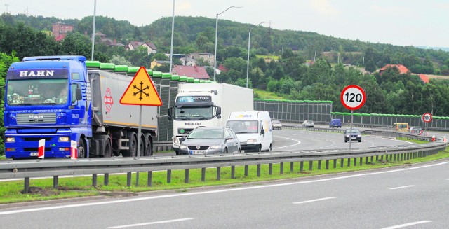 Na kierowców podróżujących autostradą między Katowicami a Gliwicami czyhają pułapki