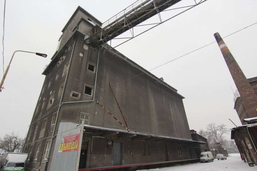 Wrocław: Wysadzą silos przy Młynie Sułkowice? (ZDJĘCIA)