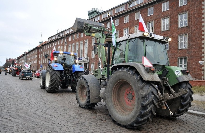 Protest pomorskich rolników w Gdańsku. Traktorami zablkowali ulice miasta [ZDJĘCIA]