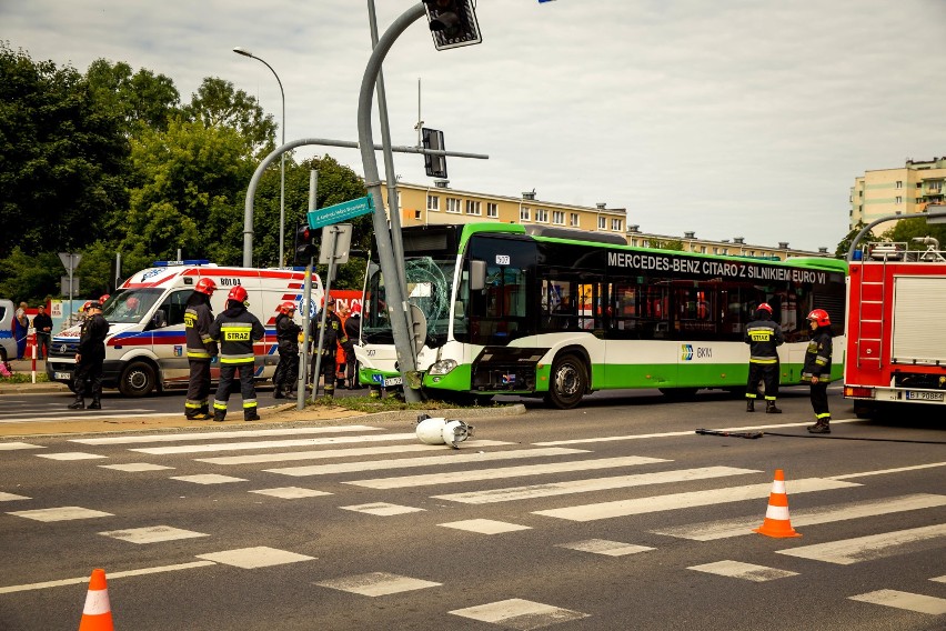 Jechałeś tym autobusem? Po wypadku policja szuka pasażerów!