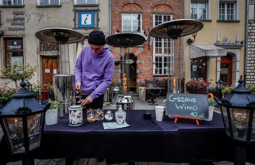 Gdańszczanie chętnie kupują jedzenie na wynos! Do restauracji ustawiają się kolejki [zdjęcia]