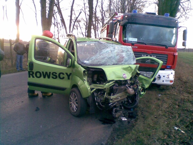 Fiat zarejestrowany w powiecie krotoszyńskim, jechał od strony Zbąszynia a skoda na zielonogórskich numerach od Chobienic.