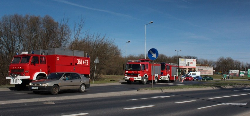 Chełm. Cysterna przewróciła się na rondzie WiN.