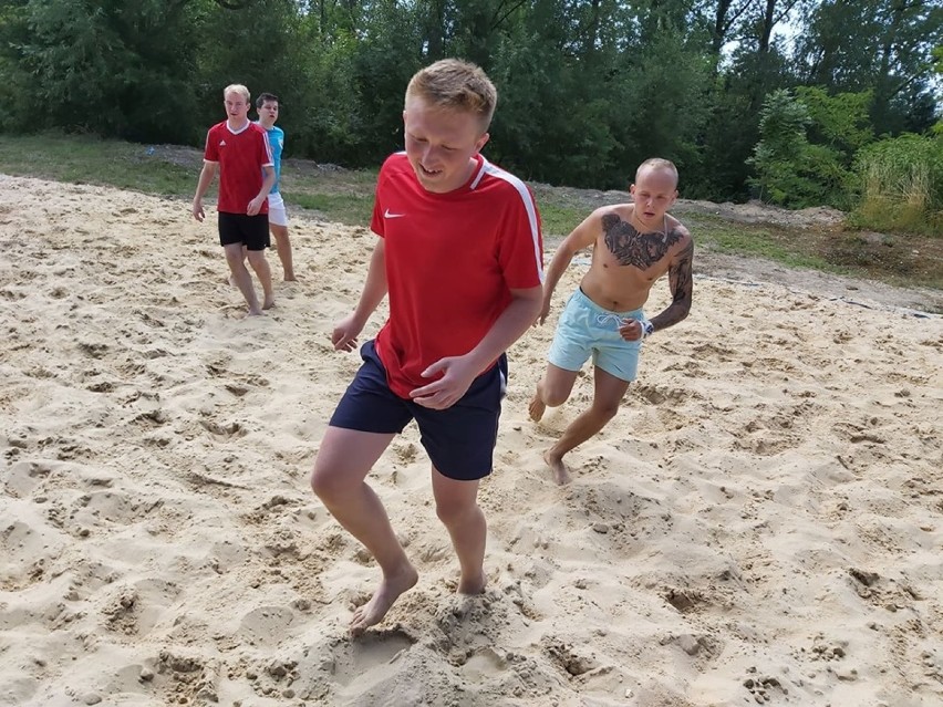 I Wakacyjny Turniej o puchar sołtysa w piłce plażowej w Luszowicach