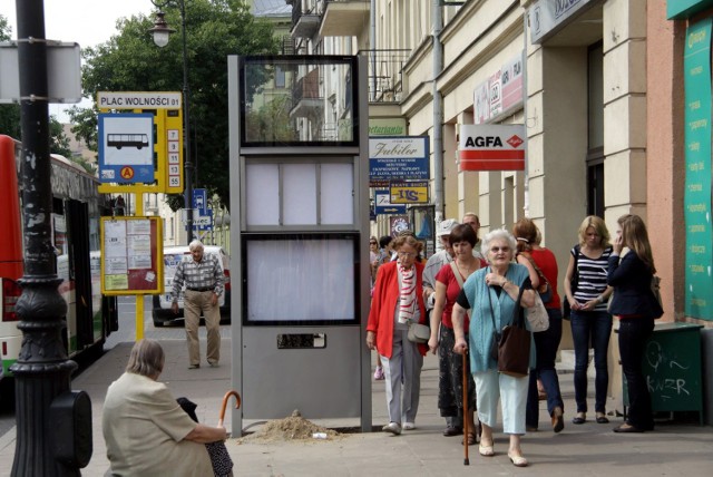 Nowe słupki przystankowe w centrum Lublina