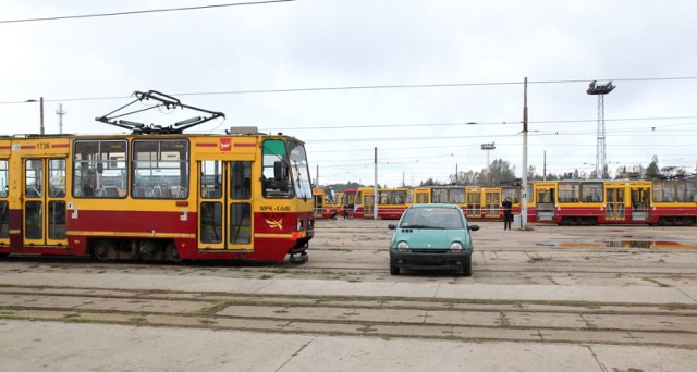 Symulacja wypadku tramwaju MPK Łódź z samochodem