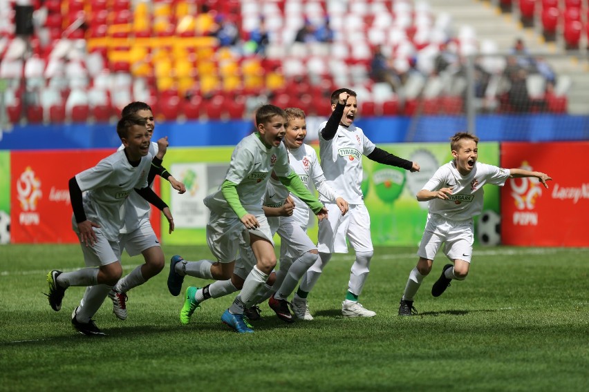Dzieci z dolnośląskiego triumfatorami XVII edycji „Z Podwórka na Stadion o Pucharu Tymbarku”