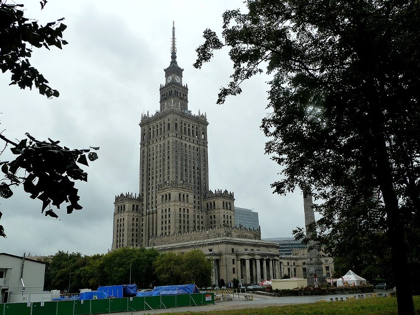 Budowę warszawskiego Pałacu Kultury i Nauki zakończono 22...