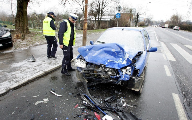 Już 30 kolizji zgłoszono dziś do wrocławskiej drogówki. Tu...