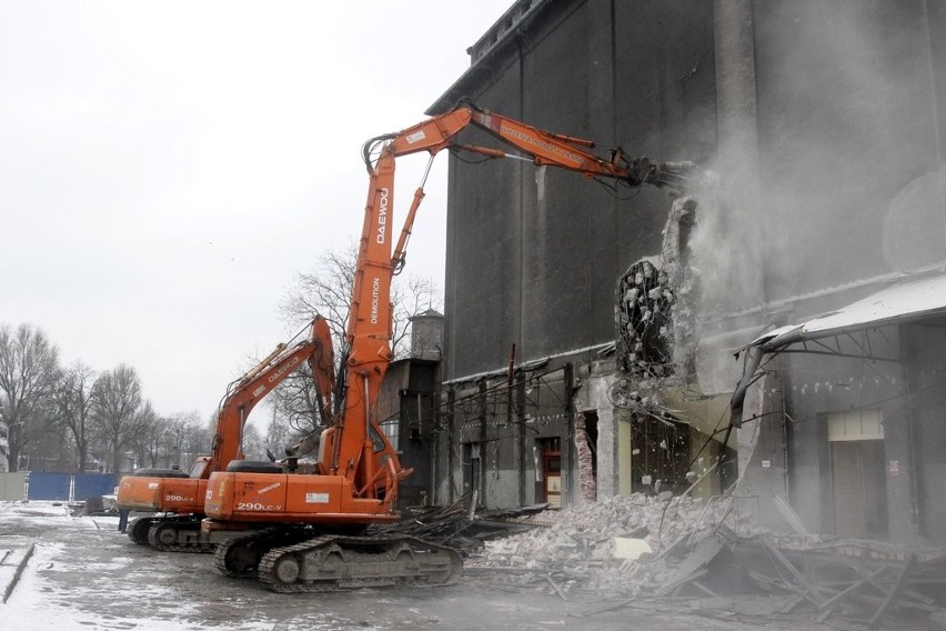 Wrocław: Rozbiórka elewatora przy młynie Sułkowice. Wyleci w powietrze