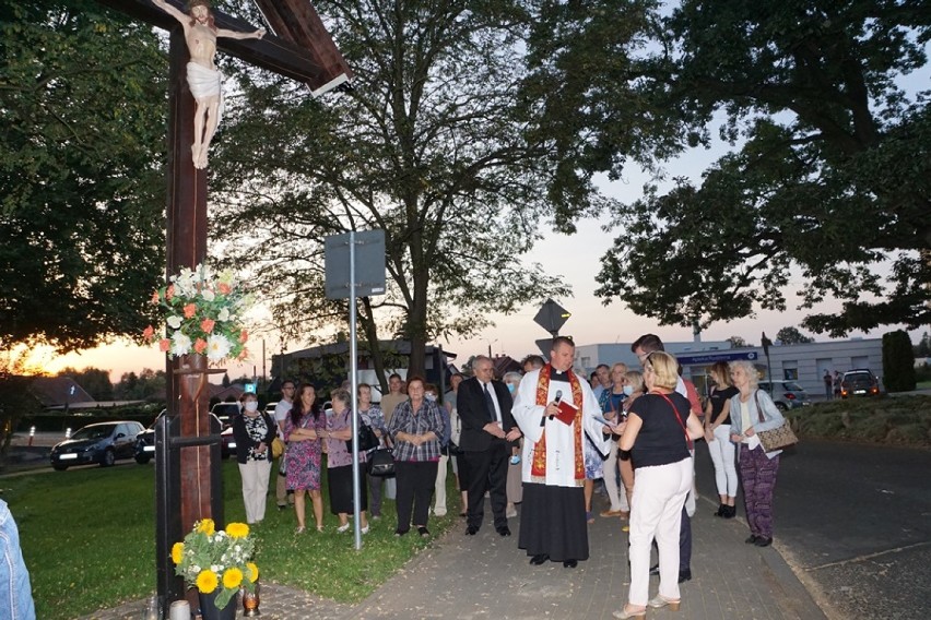 Poświęcenie krzyża ufundowanego przez księcia Birona przed stu laty w Sycowie [ZDJĘCIA, FILM]