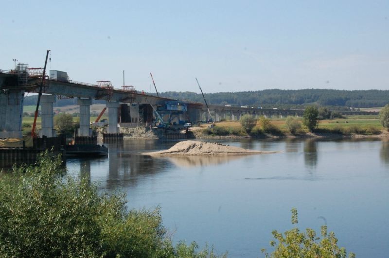 Kwidzyn: Most już połączył oba brzegi Wisły [ZDJĘCIA]