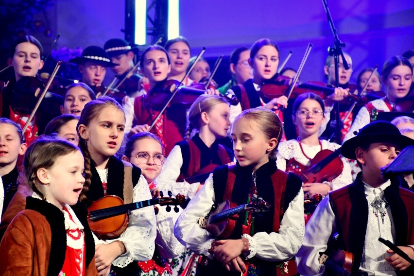 Koncert Małej Armii Janosika w Dąbrowie Tarnowskiej cieszył...