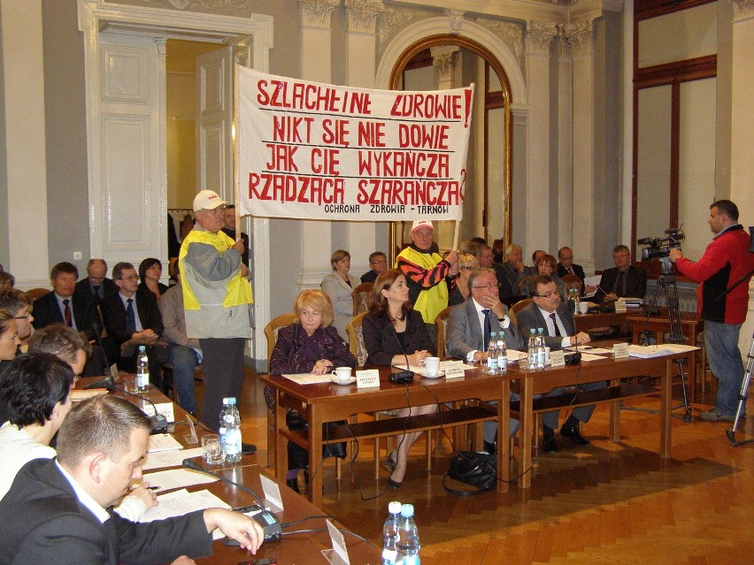 Przeciwnicy komercjalizacji protestowali nie tylko na ulicy,...