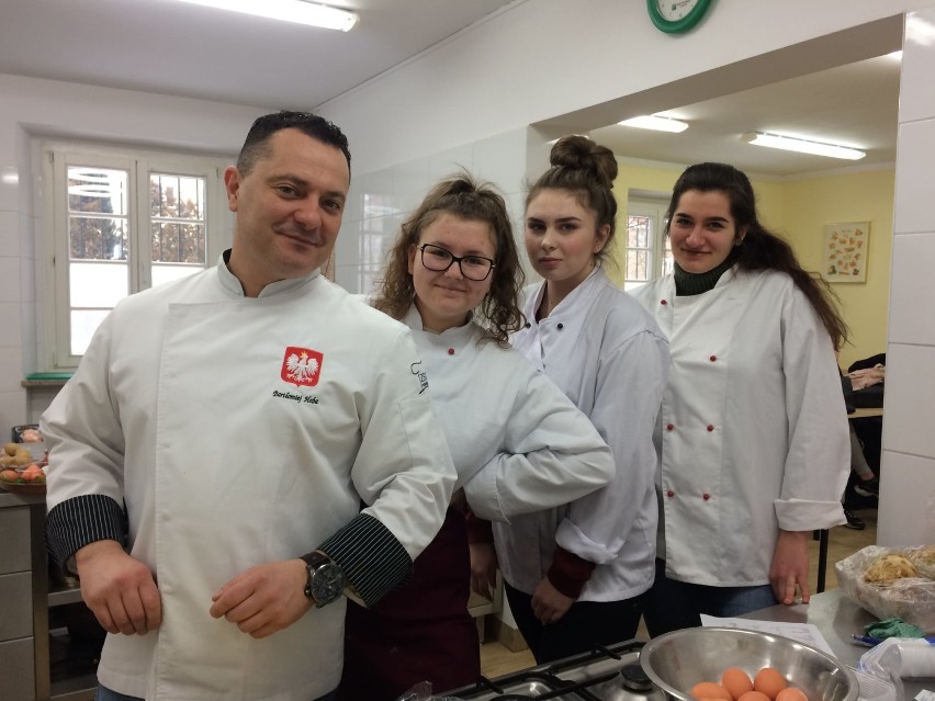 Uczniowie ZSE z Głogowa na warsztatach z udziałem cenionych kucharzy