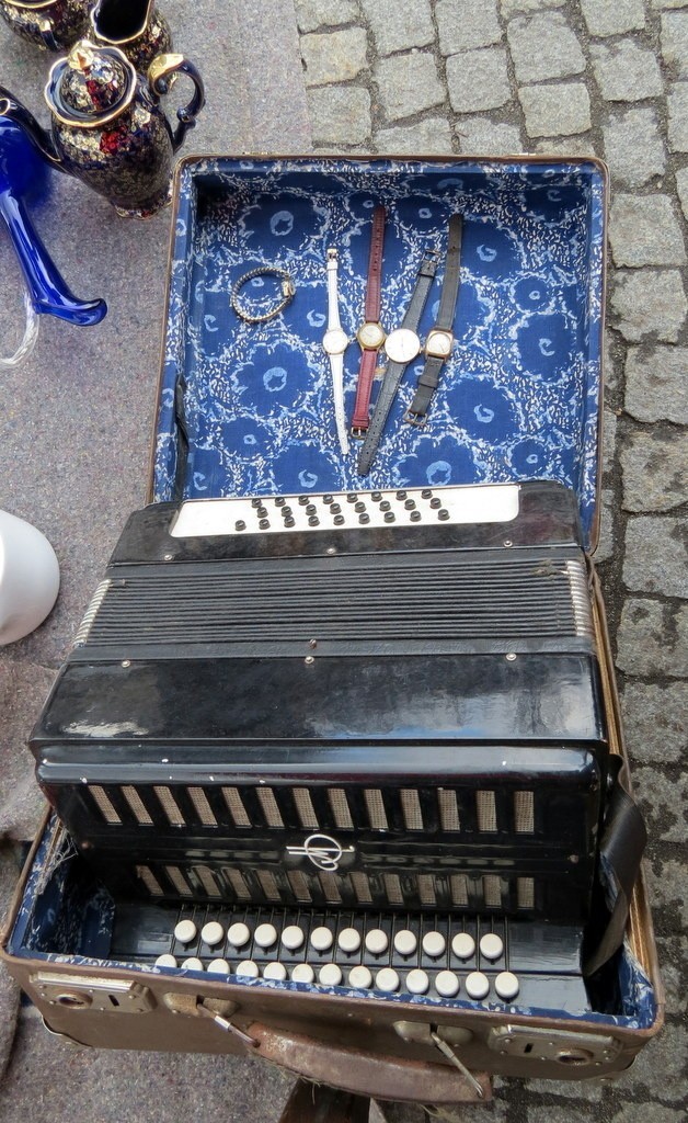 Radziecki akordeon pochodzący z okresu między wojennego....