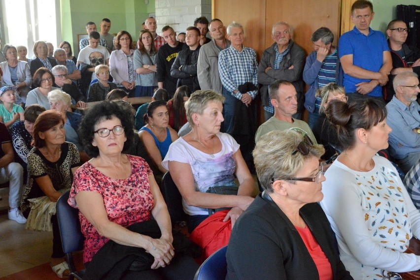 "Peryferia" w Kielcach. Tłum mieszkańców na spotkaniu w Posłowicach, mówili o potrzebach [ZDJĘCIA, WIDEO]