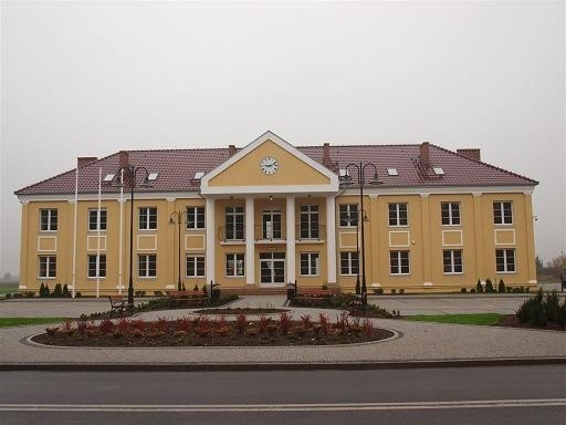 Nowa siedziba Urzędu Gminy "w stylu neoklasycystycznym".