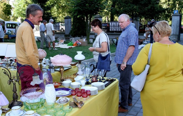 Giełda staroci przy Muzeum w Piotrkowie 2019