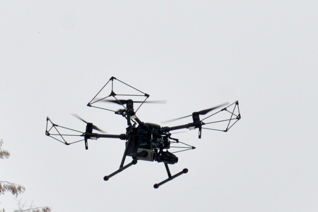 Straż miejska kupiła drony do walki ze smogiem. Mają być "postrachami kopciuchów" [ZDJĘCIA]
