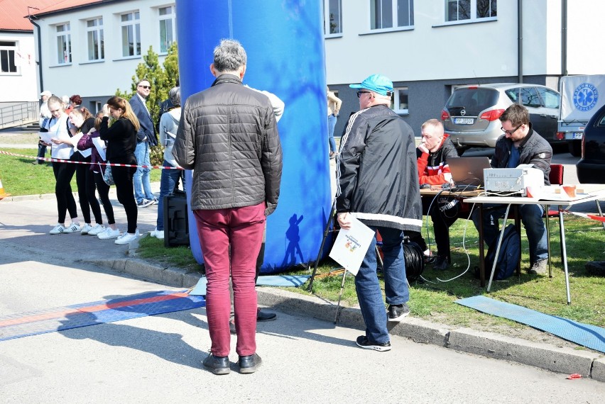 Biegi. W pierwszą sobotę kwietnia minionego roku odbył się XI Papieski Bieg Przełajowy im. Św. Jana Pawła II. Obejrzyjcie zdjęcia